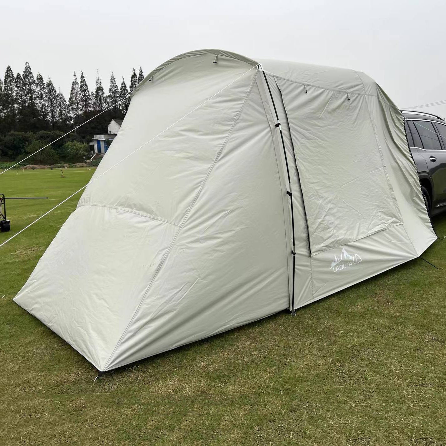 Adventure Car Tent: Rain protection and Sunshade